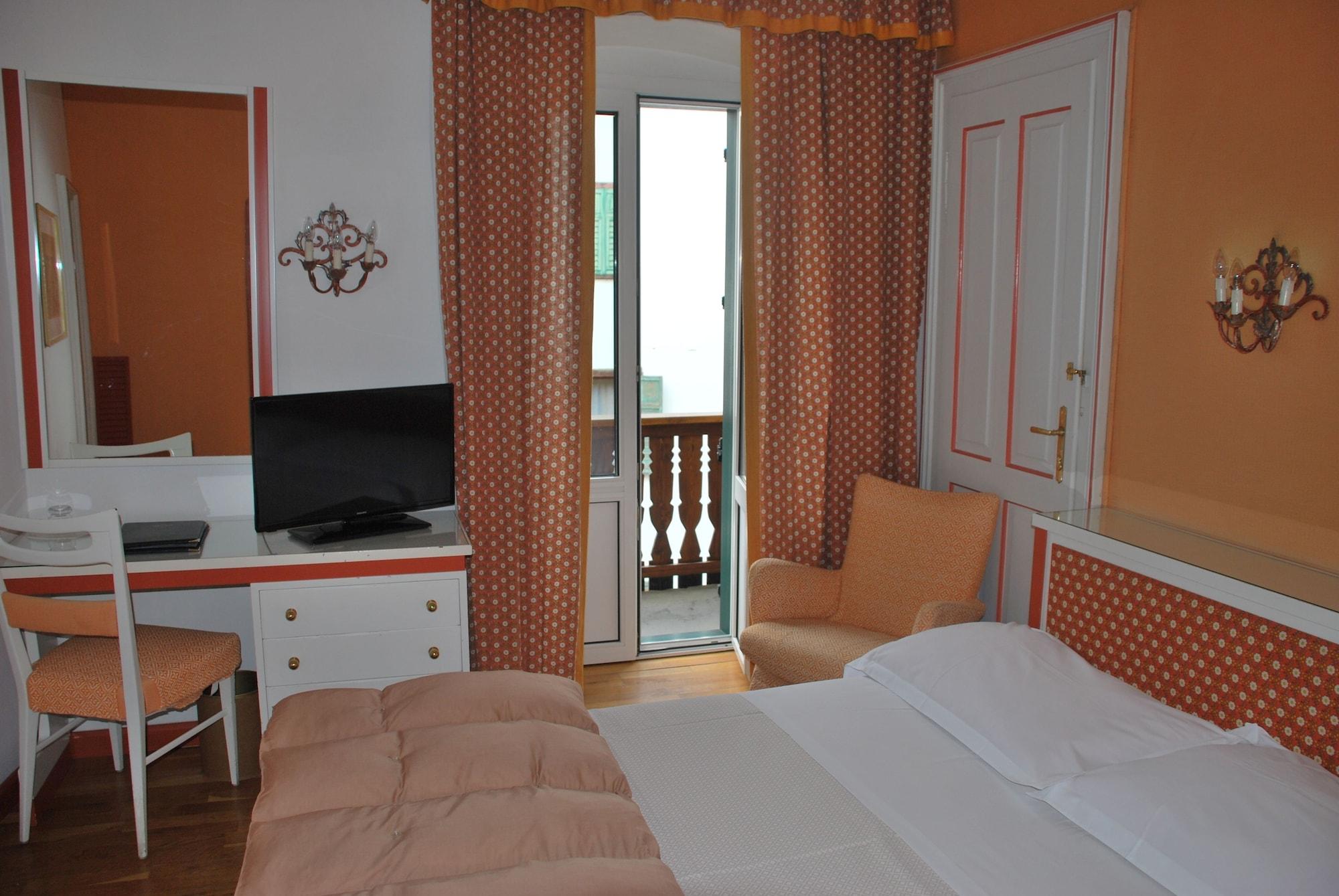 Hotel De La Poste Кортина-д'Ампеццо Экстерьер фото