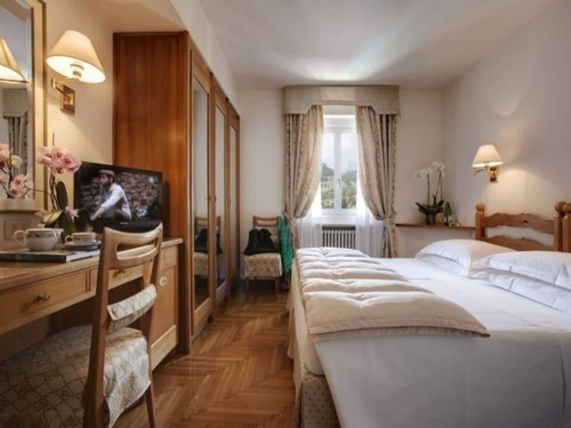 Hotel De La Poste Кортина-д'Ампеццо Экстерьер фото